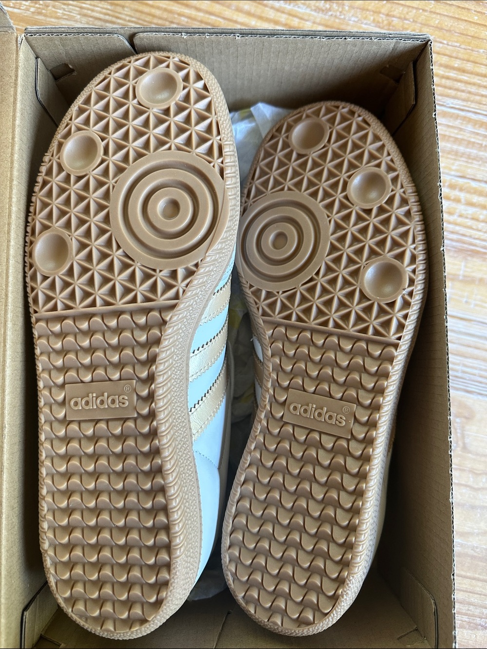 Adidas Samba OG Off-White with Gold Stripes - Picture 4 of 6